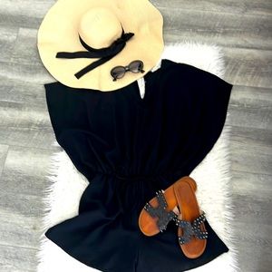ee:some black romper